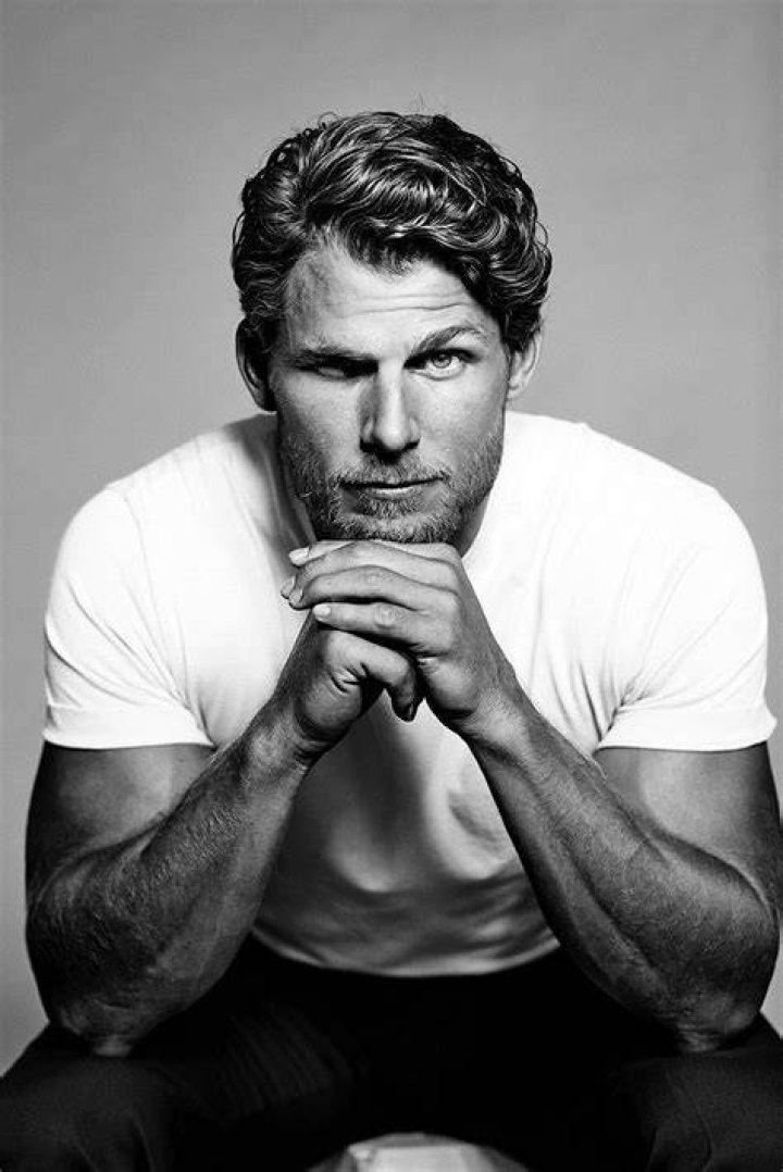 The Ultimate Guide to Travis Van Winkle: A Hollywood Heartthrob